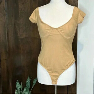 Rue 21 bodysuit Women’s Size L button closure